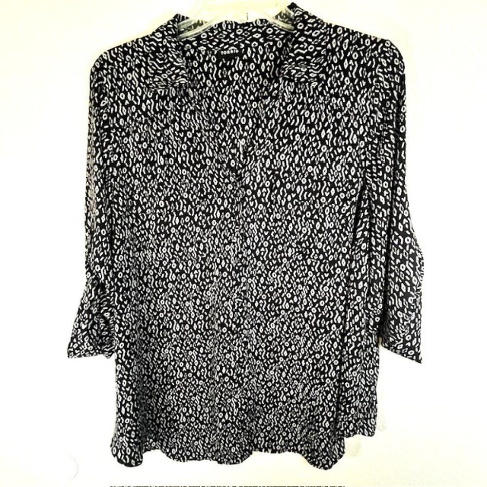 Torrid Black & White Print Button Front Blouse with Front Pockets- Size 3 -22/24